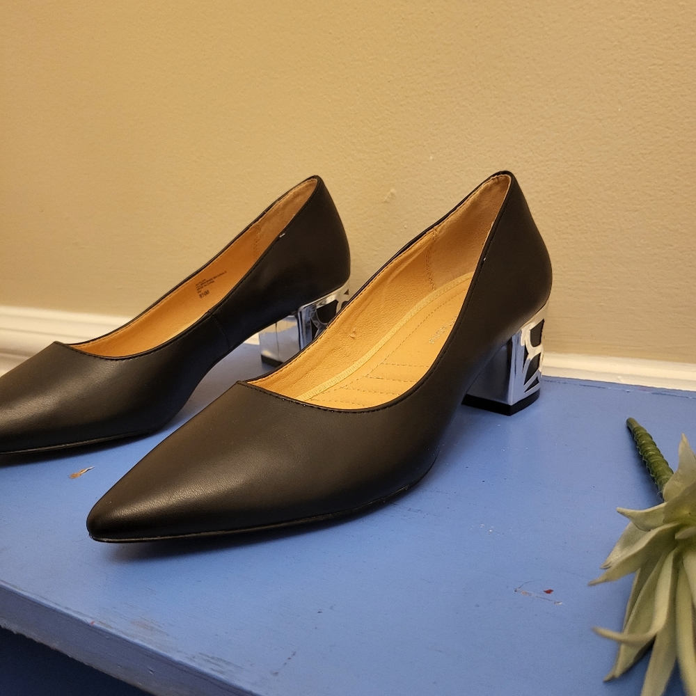 Vegan leather cutout pumps LNWB Floral Accent Heels - Picture 6 of 7